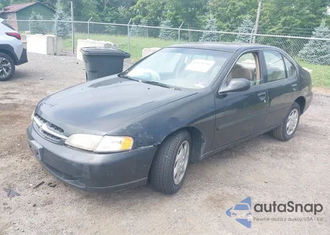 1998 Nissan Altima Gle/Gxe/Se/Xe z USA, uszkodzony, nr VIN 1N4DL01D8WC160134